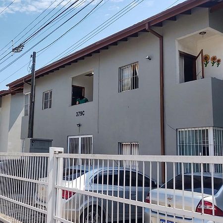 Apartamento Ubatuba - Praia Grande - 200M Da Praia المظهر الخارجي الصورة