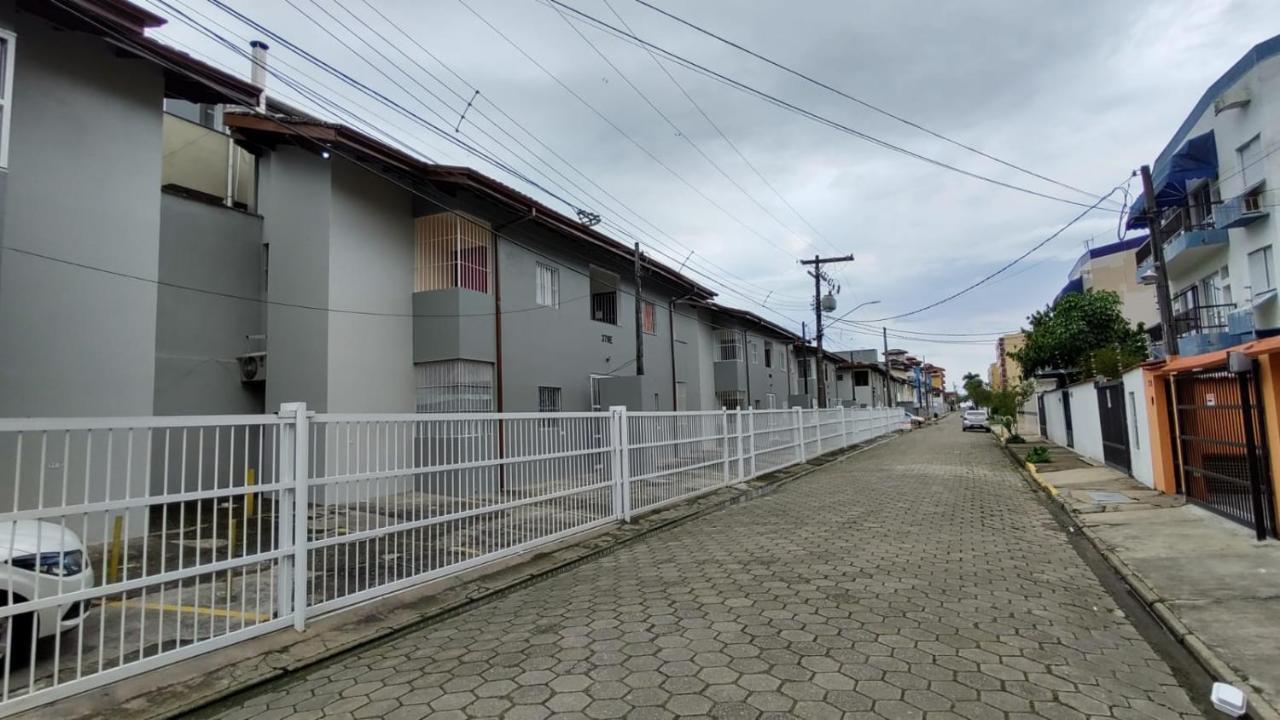 Apartamento Ubatuba - Praia Grande - 200M Da Praia المظهر الخارجي الصورة